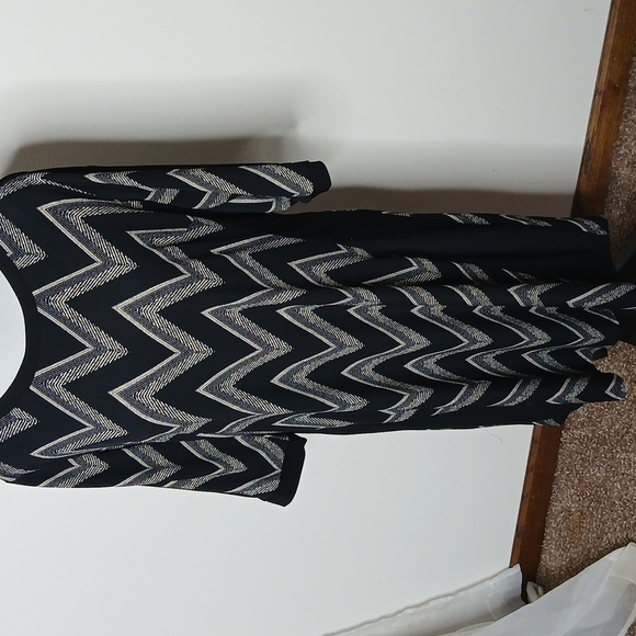 Emma & Michele black and white abstract quarter sleeve midi dress size large - Picture 2 of 16